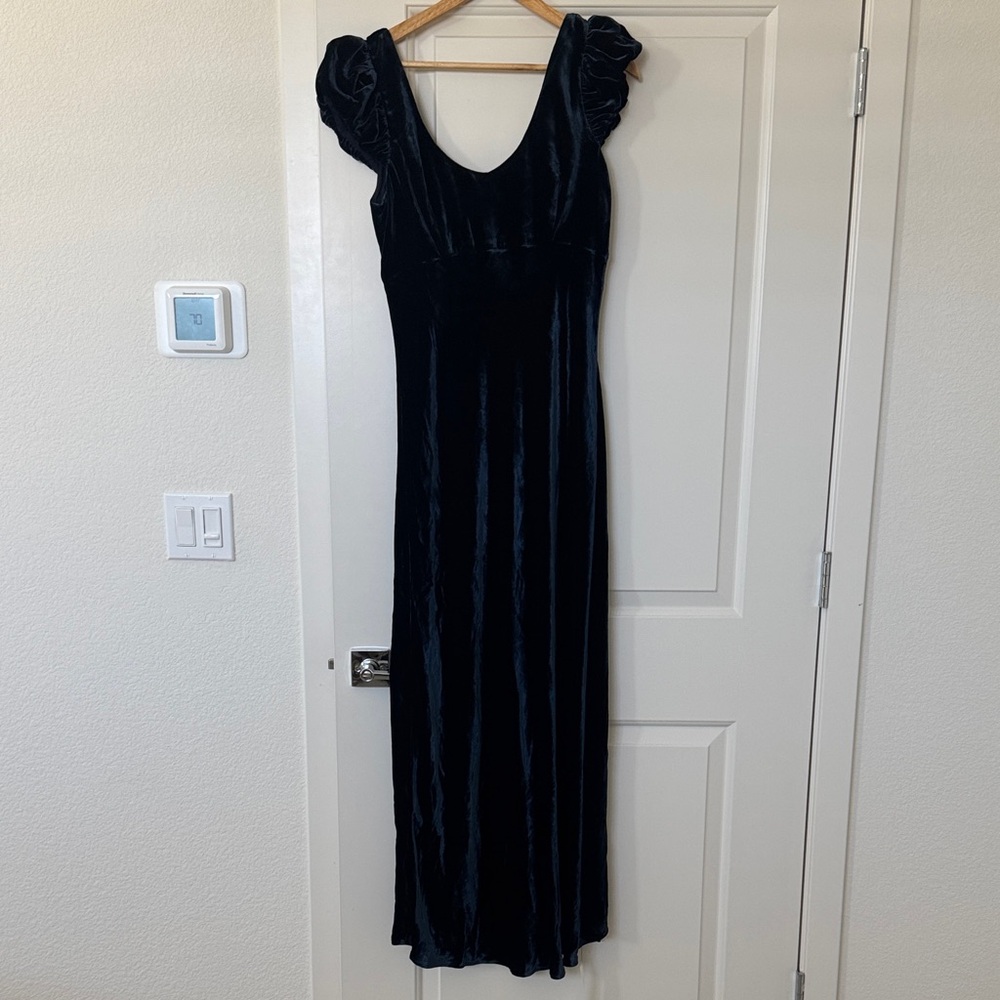 New w Tags Reformation Rhia Velvet Dress